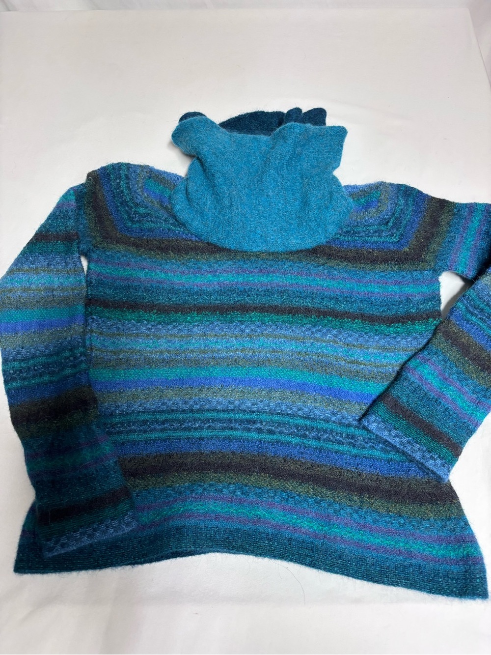 Pure Alpaca Women’s M 100% Baby Alpaca Cowl Neck Sweater Blue Teal Striped Peru